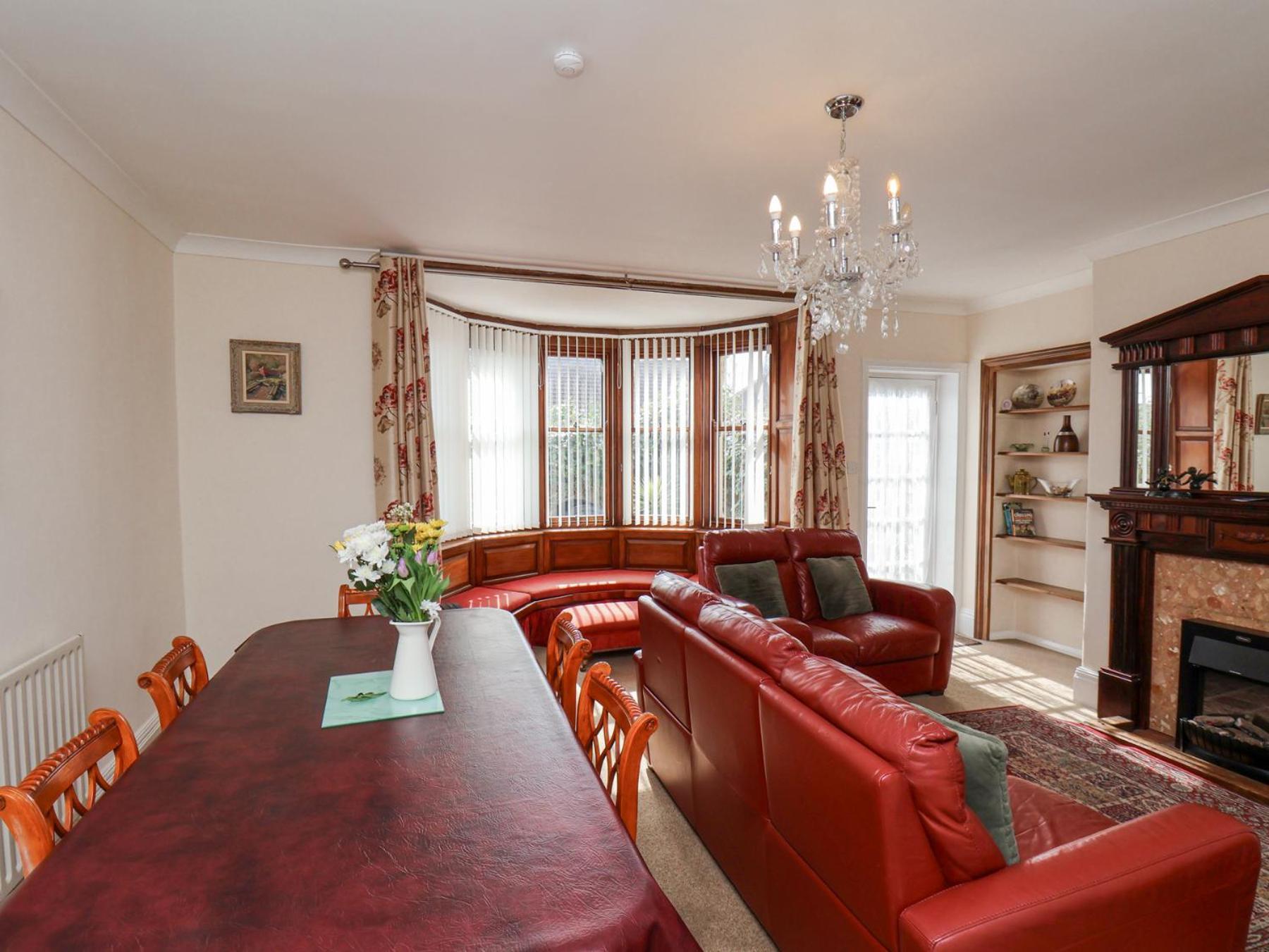 Mayfield Manor Whitby Exterior photo